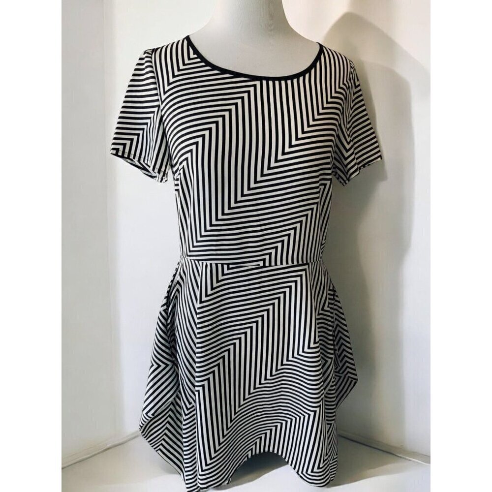 BCBGMAXAZRIA Womens Short Sleeve Chevron Blue Black White Print Dress NEW Medium